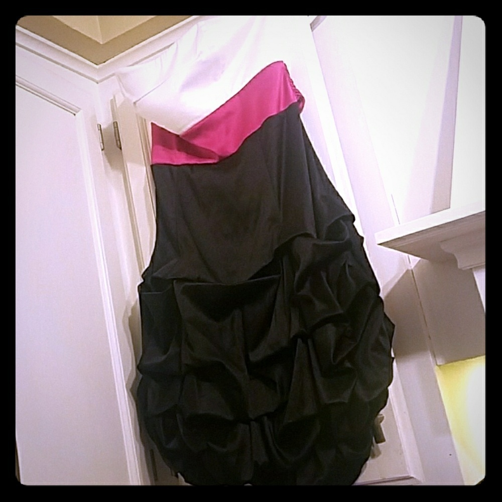 Gorgeous Ruby Rox Strapless Dress!